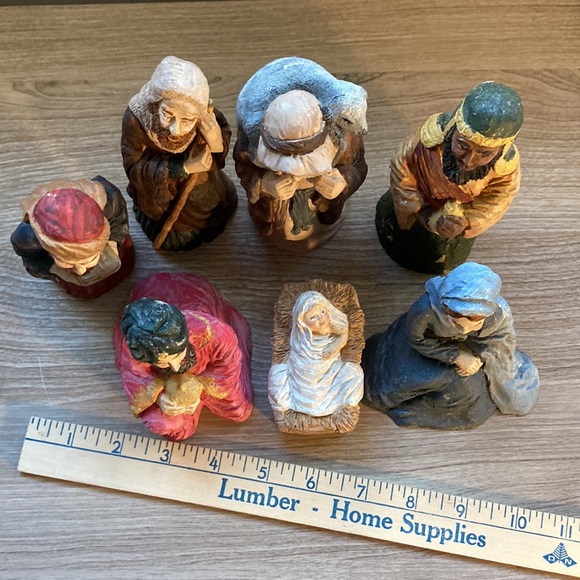 Nativity set of 7 figurines numbered resin vintage - Picture 16 of 16